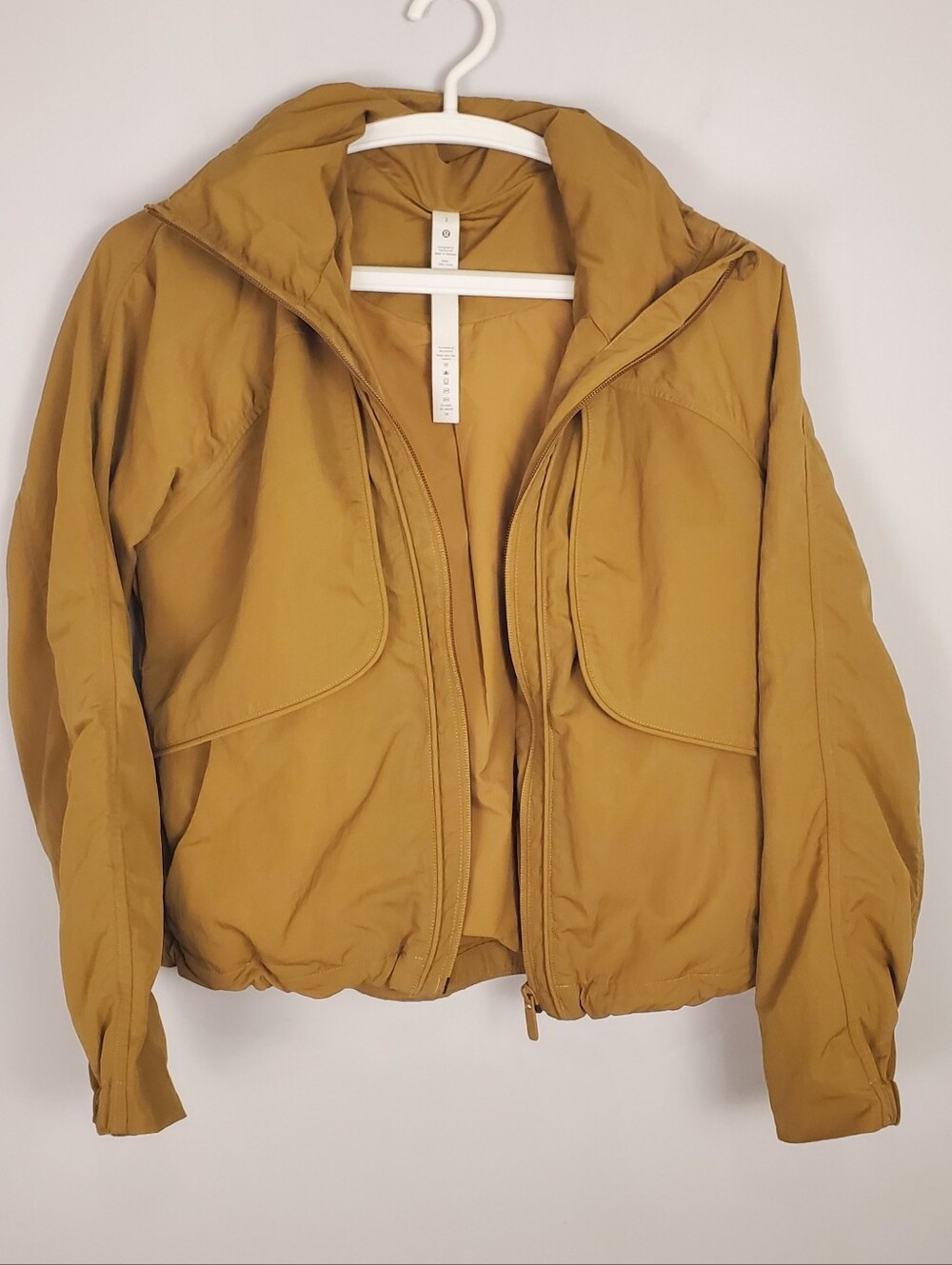 Lululemon Always Effortless JacketBold Beige  Size 2